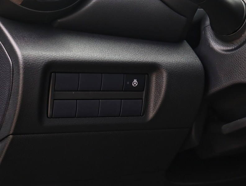 2024 Nissan Kicks SR FWD