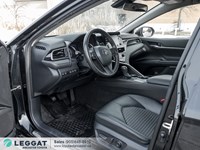 2024 Toyota Camry SE Auto