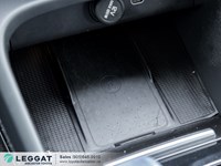 2025 Volvo XC40 B5 AWD Ultra Dark Theme