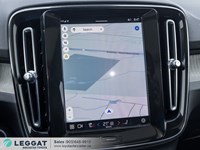 2025 Volvo XC40 B5 AWD Ultra Dark Theme