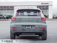 2025 Volvo XC40 B5 AWD Ultra Dark Theme