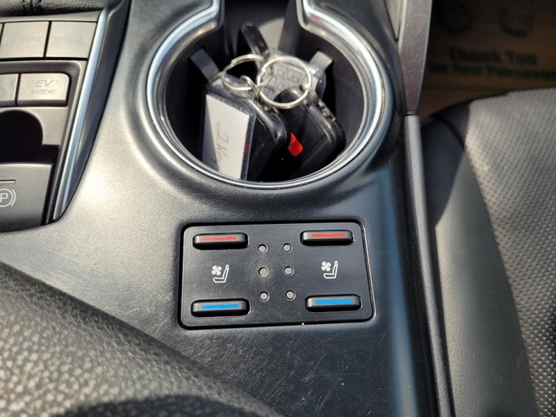 2020 Toyota Camry Hybrid Hybrid XLE Auto
