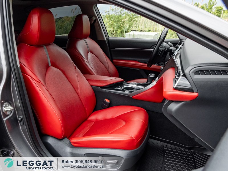 2020 Toyota Camry XSE Auto