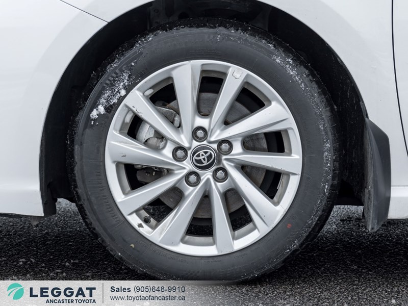 2024 Toyota Camry SE Auto