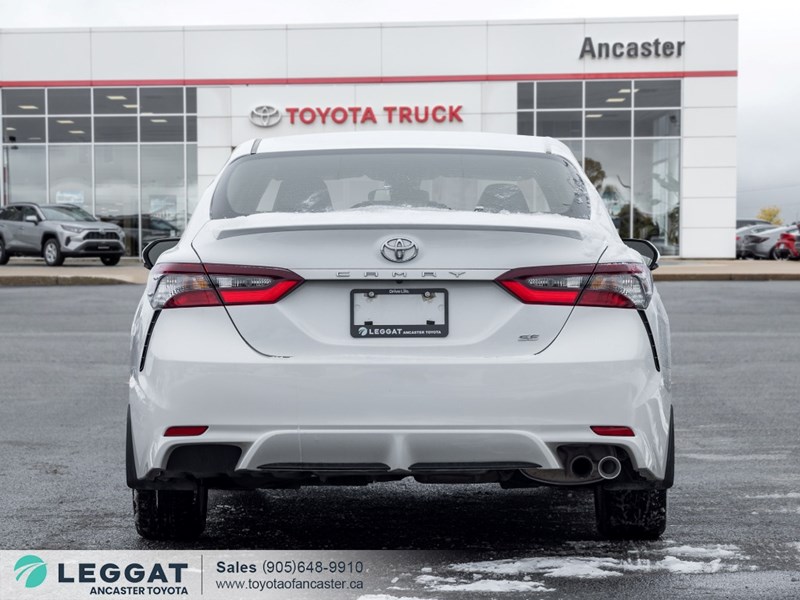 2024 Toyota Camry SE Auto