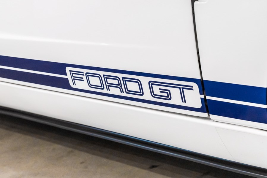 2005 Ford Thunderbird 2dr Cpe