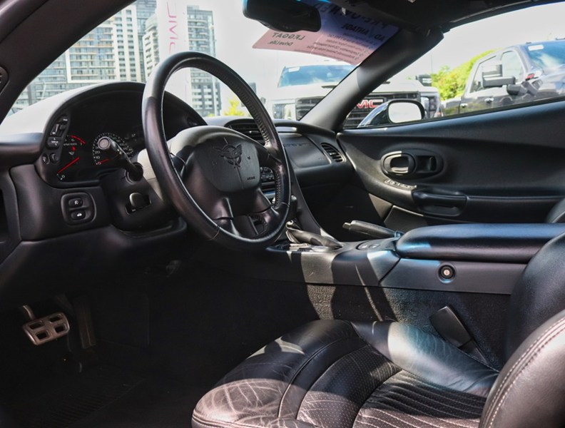 2004 Chevrolet Corvette 2dr Convertible