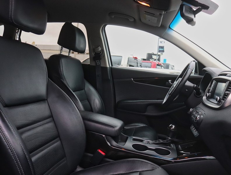 2017 Kia Sorento AWD 4dr EX V6 7-Seater