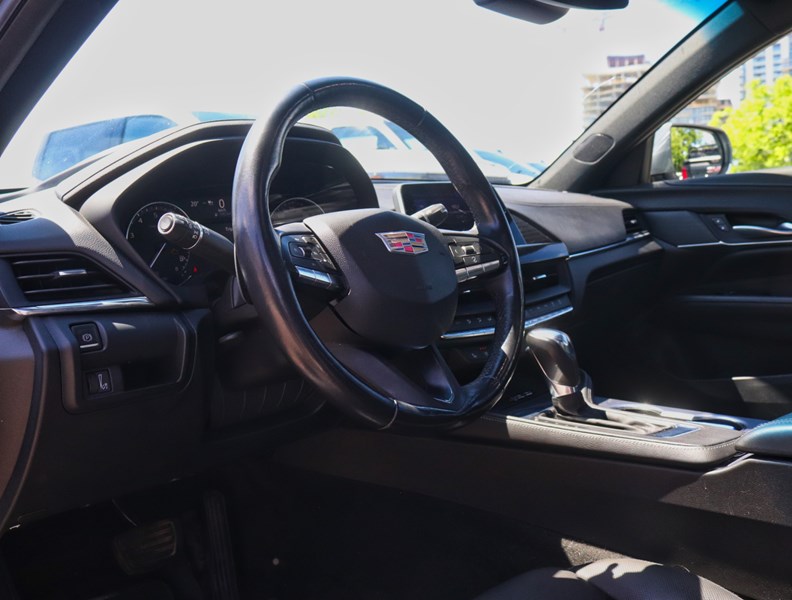 2022 Cadillac CT4 4dr Sdn Premium Luxury