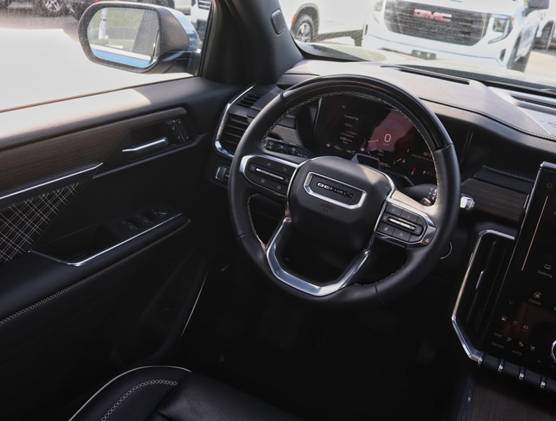 2024 GMC Acadia AWD 4dr Denali