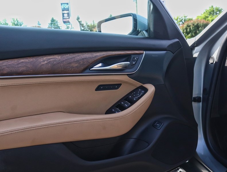2025 Cadillac CT5 4dr Sdn Premium Luxury