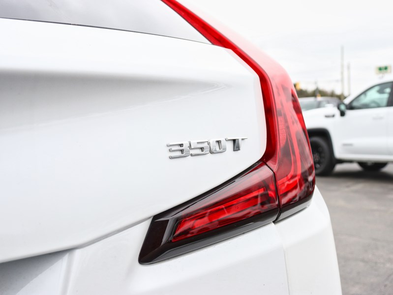 2025 Cadillac XT4 AWD 4dr Premium Luxury