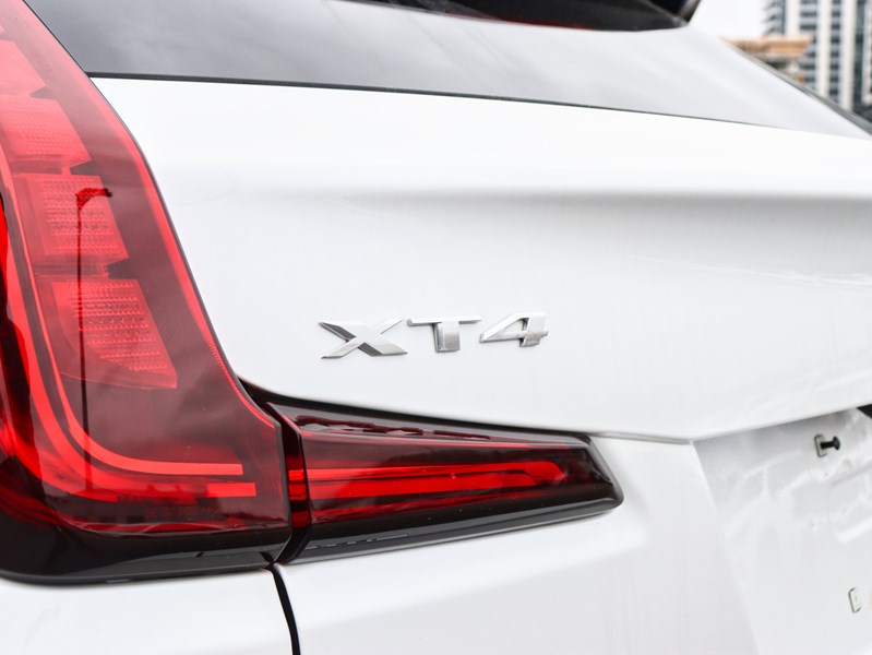 2025 Cadillac XT4 AWD 4dr Premium Luxury