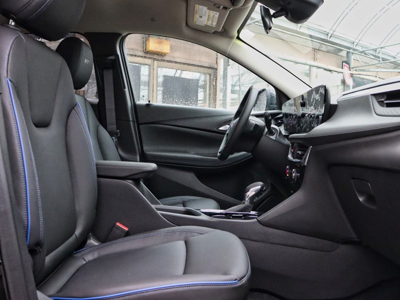2026 Buick Encore GX AWD 4dr Sport Touring