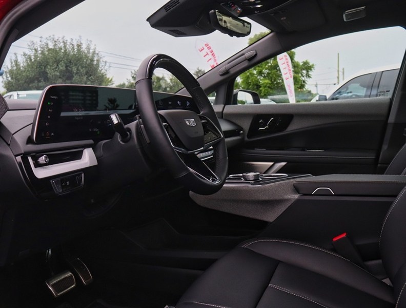 2026 Cadillac OPTIQ 4dr Sport