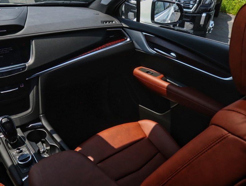 2026 Cadillac XT5 AWD 4dr Premium Luxury