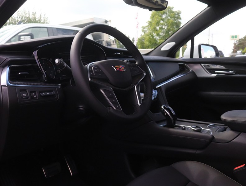2026 Cadillac XT5 AWD 4dr Sport