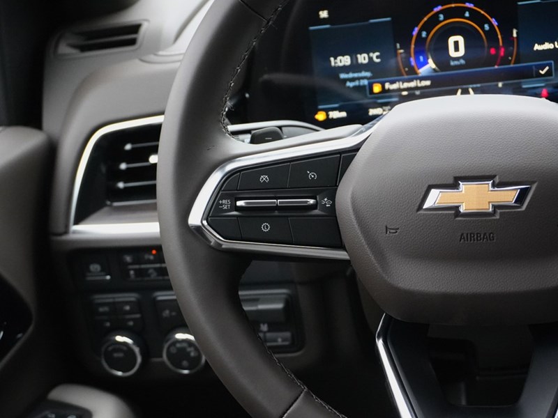2026 Chevrolet Suburban 4WD 4dr LS