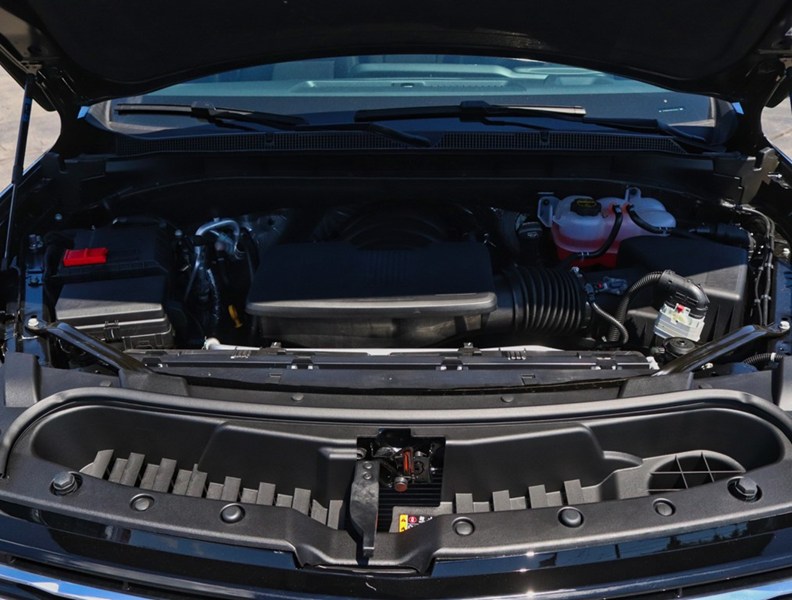 2026 Chevrolet Suburban 4WD 4dr LT