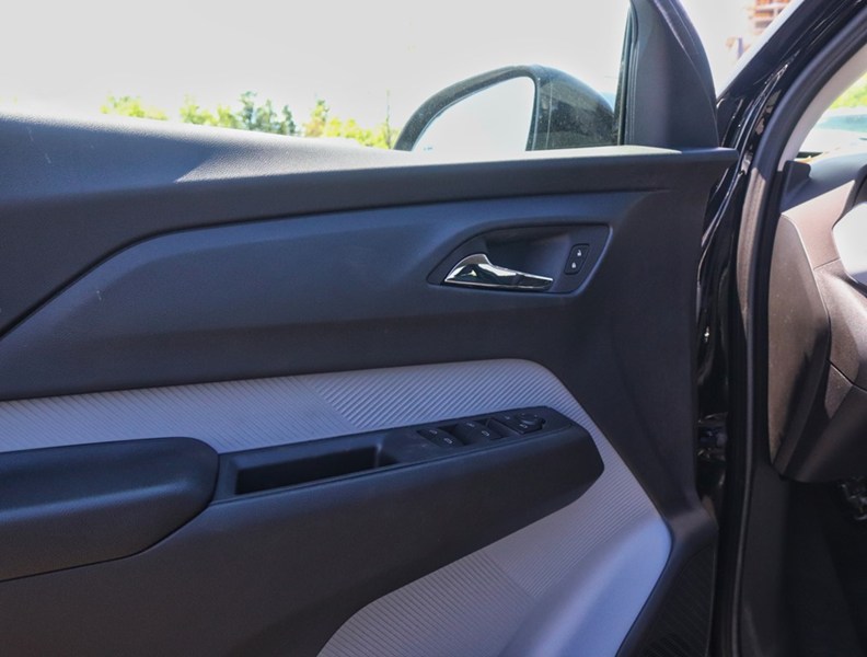 2027 Chevrolet Bolt FWD 4dr LT