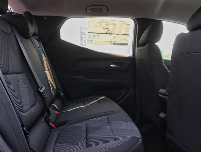 2027 Chevrolet Bolt FWD 4dr LT