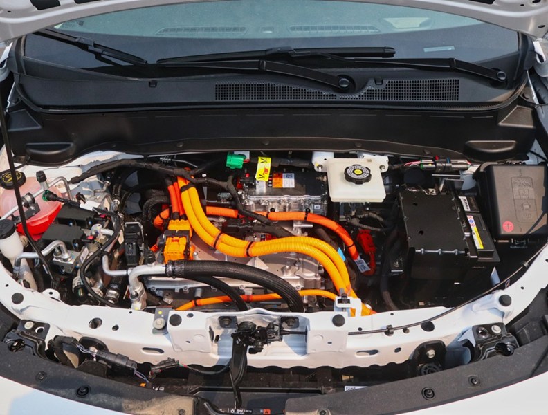 2027 Chevrolet Bolt FWD 4dr LT