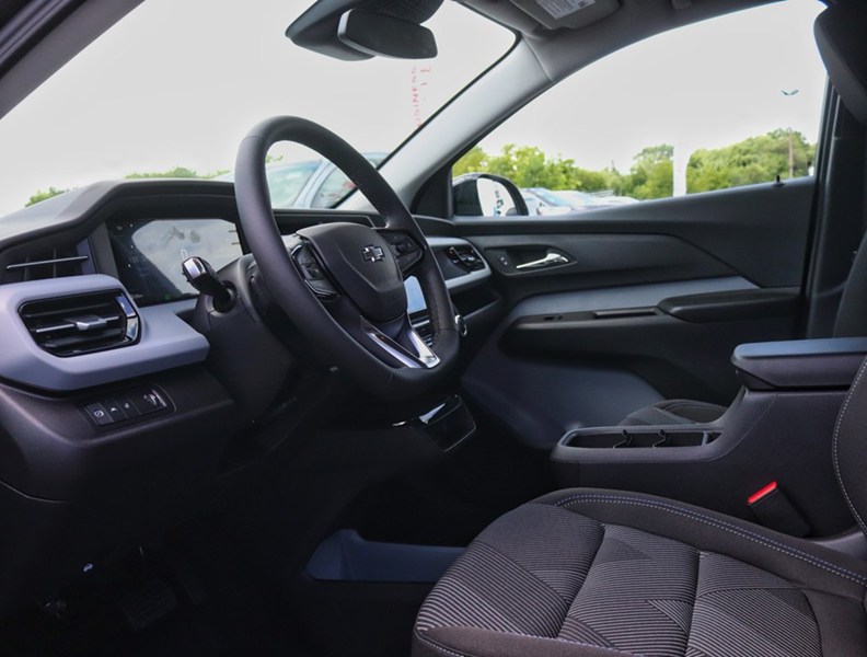 2027 Chevrolet Bolt FWD 4dr LT