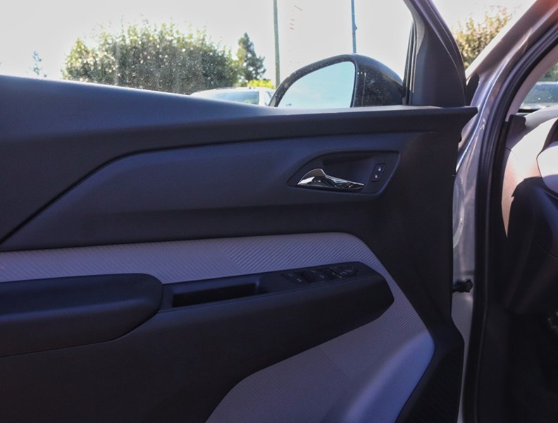 2027 Chevrolet Bolt FWD 4dr LT