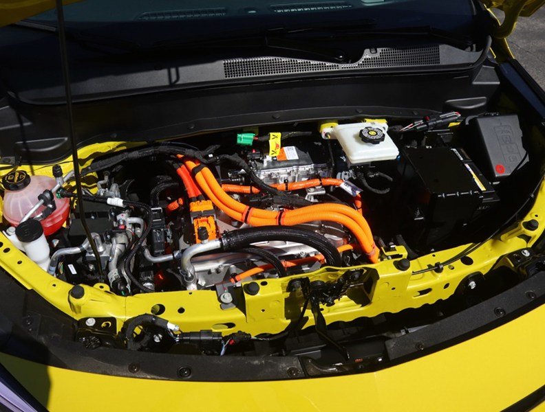 2027 Chevrolet Bolt FWD 4dr RS