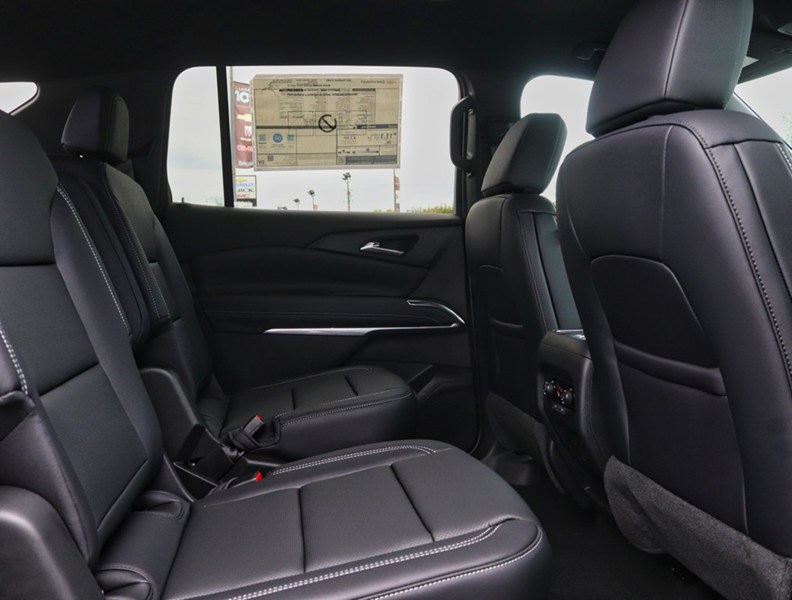 2027 Chevrolet Traverse AWD 4dr LT