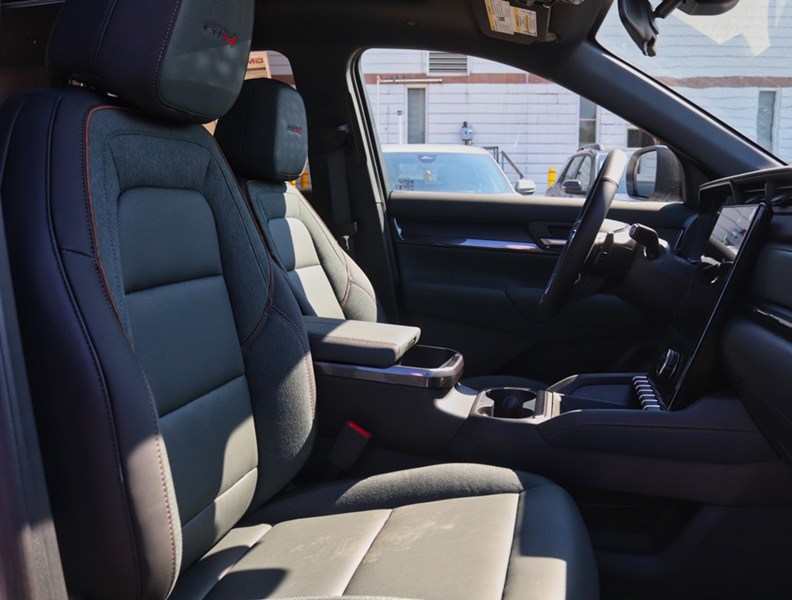 2027 GMC Terrain AWD 4dr AT4