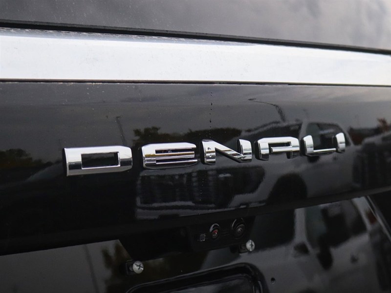 2027 GMC Yukon XL 4WD 4dr Denali