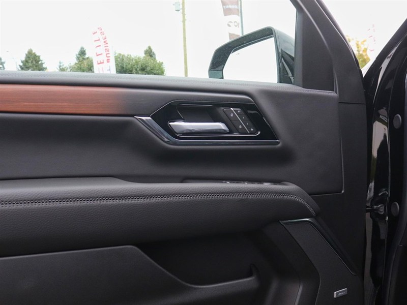 2027 GMC Yukon XL 4WD 4dr Denali