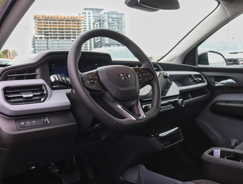 2027 Chevrolet Bolt FWD 4dr LT