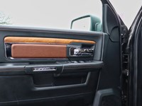 2016 RAM 1500 Laramie Longhorn | 4X4 | 3.0L | ROOF | NAV | 20s