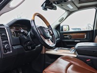 2016 RAM 1500 Laramie Longhorn | 4X4 | 3.0L | ROOF | NAV | 20s