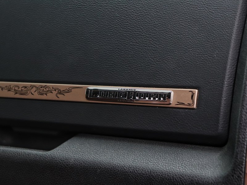 2016 RAM 1500 Laramie Longhorn | 4X4 | 3.0L | ROOF | NAV | 20s