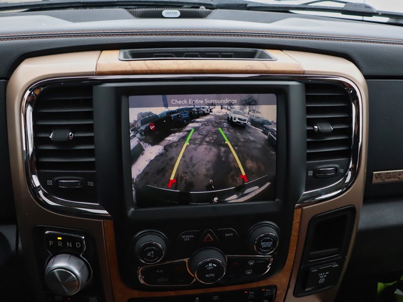 2016 RAM 1500 Laramie Longhorn | 4X4 | 3.0L | ROOF | NAV | 20s