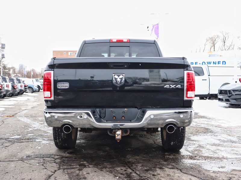 2016 RAM 1500 Laramie Longhorn | 4X4 | 3.0L | ROOF | NAV | 20s