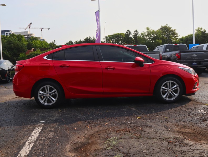 2018 Chevrolet Cruze LT | 1.4L | ROOF | TECH PKG | CONV PKG