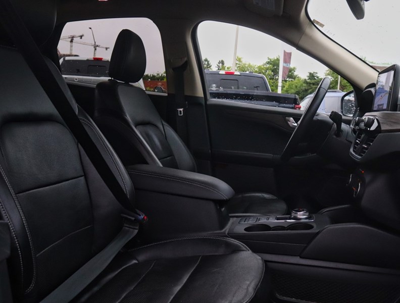 2020 Ford Escape Titanium Hybrid | AWD | NAV | LEATHER | B&O