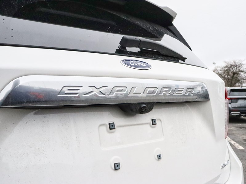2022 Ford Explorer Platinum | 4WD | 3.0L | TECH PKG | ROOF | NAV |21s