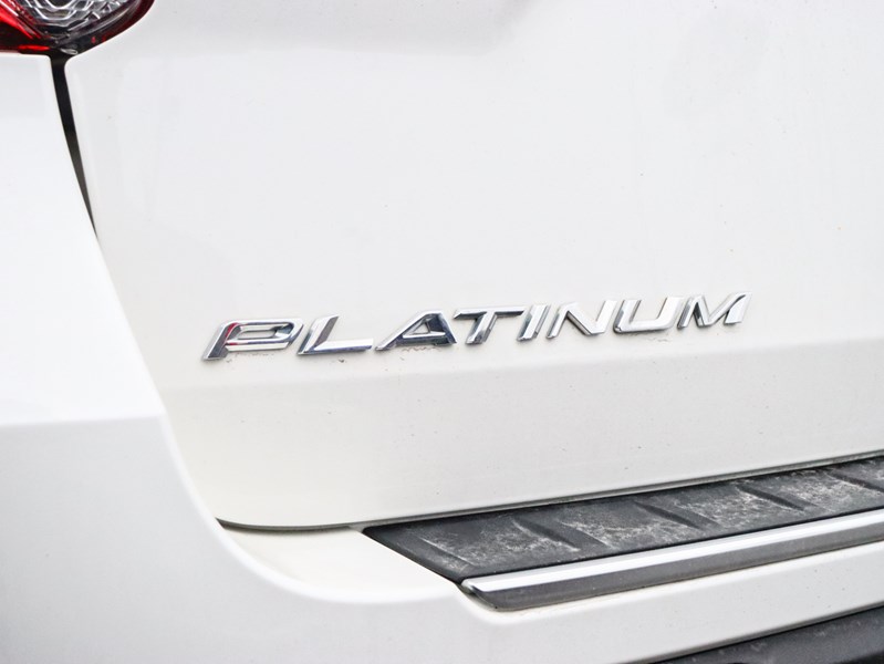 2022 Ford Explorer Platinum | 4WD | 3.0L | TECH PKG | ROOF | NAV |21s