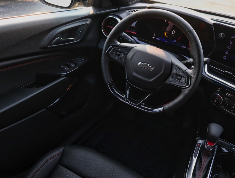 2025 Chevrolet Trax 2RS | 1.2L TURBO | ADPTV CRUISE| BLIS |HTD STR WHL