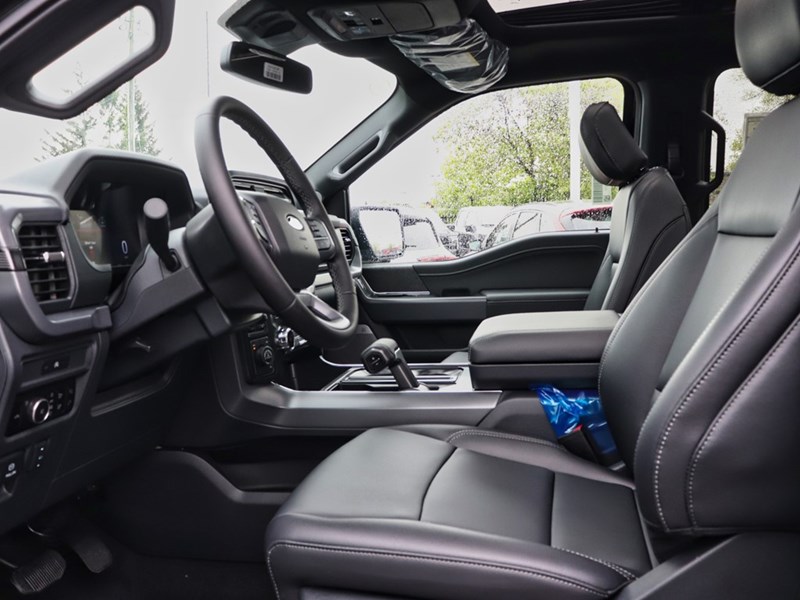 2025 Ford F-150 XLT | 4X4 | 2.7L | 303A| BLK PK PLS |ROOF | BD UTL