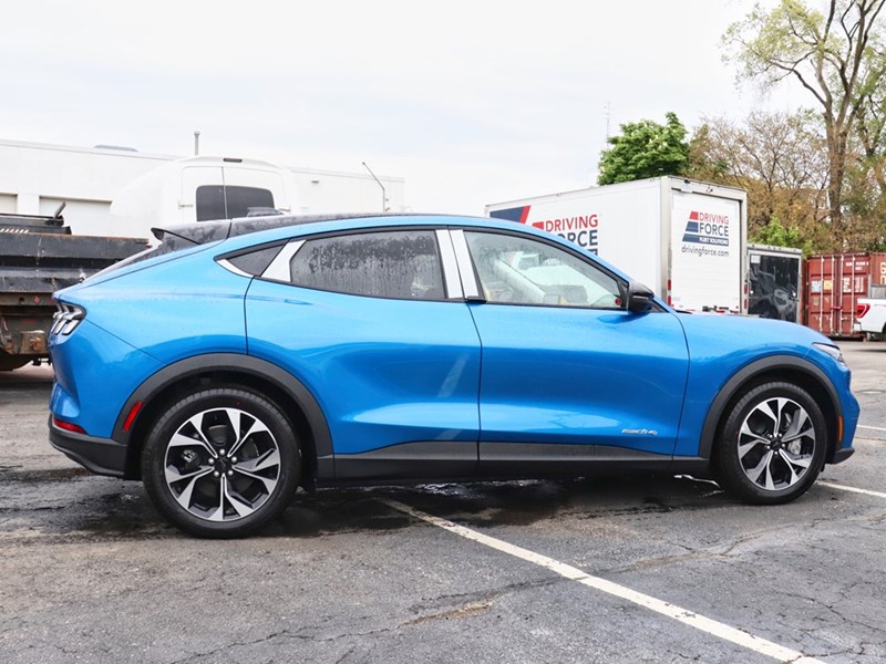 2025 Ford Mustang Mach-E Select | AWD | EXT BAT | COMF PKG | MB PWR CORD