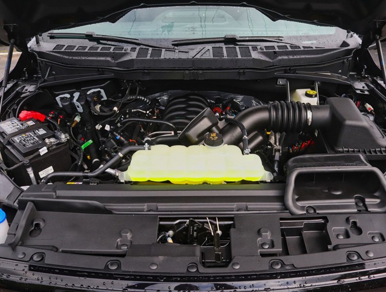 2026 Ford F-150 XLT | 4X4 | 5.0L | 302A | BLK PK PLS| BED UTL