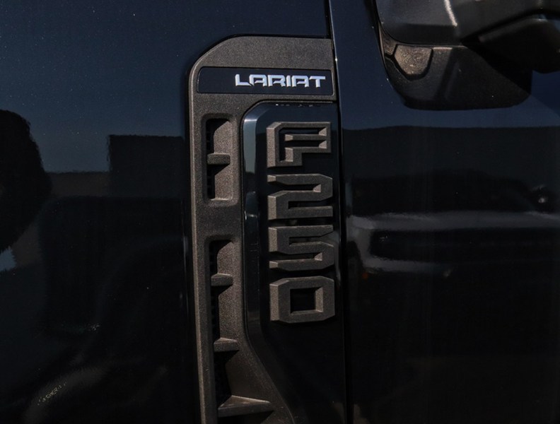 2026 Ford F-250 LARIAT | 4X4 | 6.7L | BLK PK | ROOF | 5th WHL