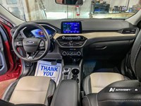 2022 Ford Escape Titanium Hybrid AWD