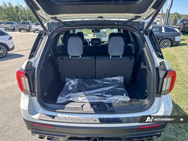 2026 Ford Explorer ST 4WD